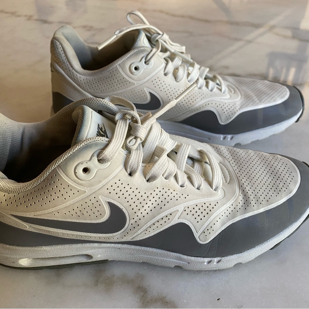 Nike Air Max 1 Ultra Moire White Gray Silver Reflective 704995-101 Women's 8.5
